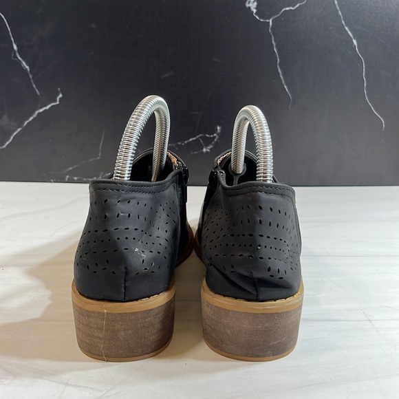 Unbranded Women’s Ankle Bootie Black sz 6.5 - Picture 3 of 8